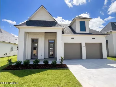 109 Cliffside Dr, Youngsville, LA 70592