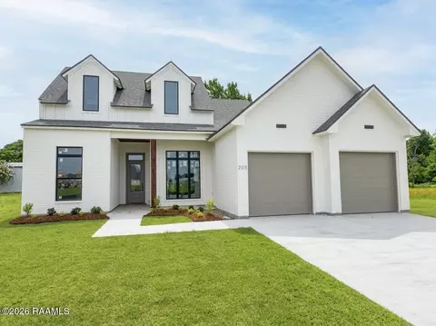 205 Cliffside Dr, Youngsville, LA 70592