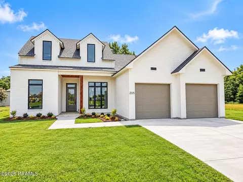 205 Cliffside Dr, Youngsville, LA 70592