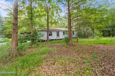 1056 W Little Oak Dr, Saint Martinville, LA 70582
