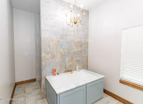 Bath - 4165 Johnson Hwy, Eunice, LA 70535 photo 5 of 5