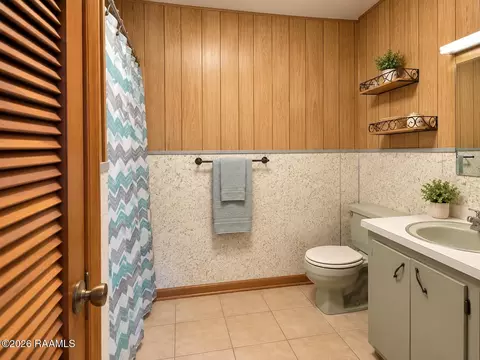Bath - 1380 Baron Ave, Eunice, LA 70535 photo 2 of 2