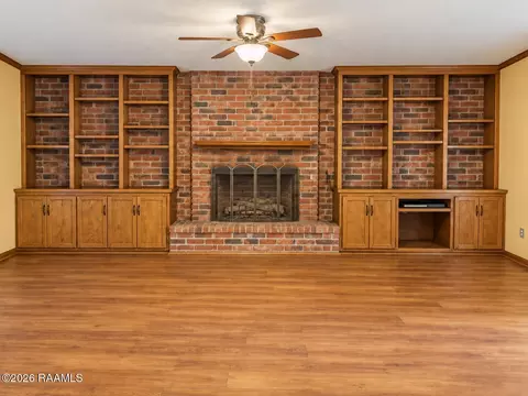 Living - 1380 Baron Ave, Eunice, LA 70535 photo 3 of 5