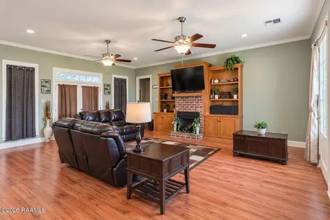 Living - 128 Sunset St, Baldwin, LA 70514 photo 1 of 1