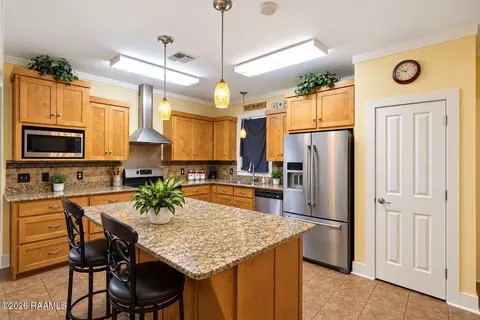 Kitchen - 128 Sunset St, Baldwin, LA 70514 photo 3 of 3