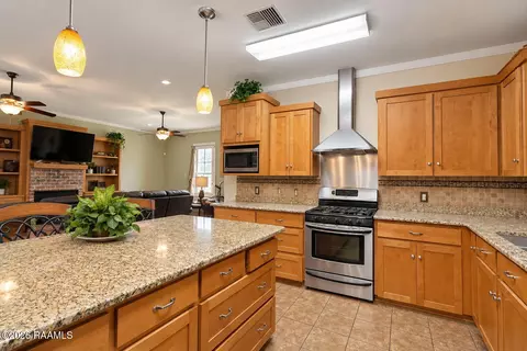 Kitchen - 128 Sunset St, Baldwin, LA 70514 photo 1 of 3