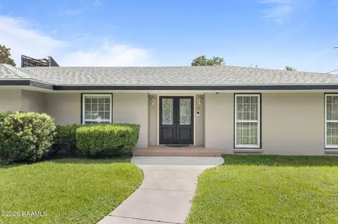 121 Beverly Dr, Lafayette, LA 70503