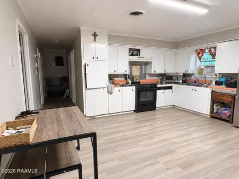 Kitchen - 1461 Williams Ave, Eunice, LA 70535 photo 2 of 3