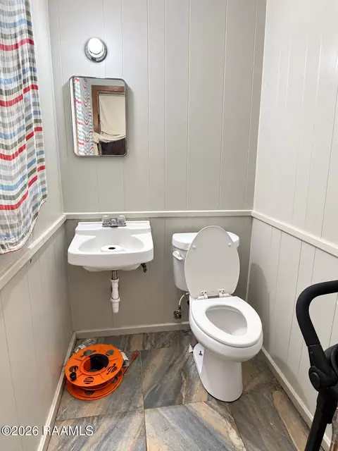 Bath - 1461 Williams Ave, Eunice, LA 70535 photo 2 of 2
