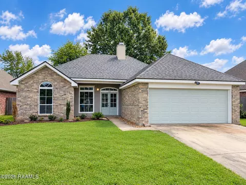 152 Windermere Cir, Youngsville, LA 70592