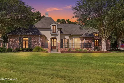 212 Lantana Ct, Broussard, LA 70518