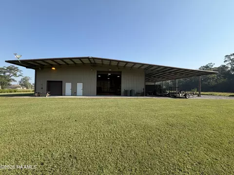 1500 Lady Of The Lake Rd, Saint Martinville, LA 70582