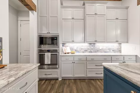 Kitchen - 112 Snapping Ln, Broussard, LA 70518 photo 5 of 7