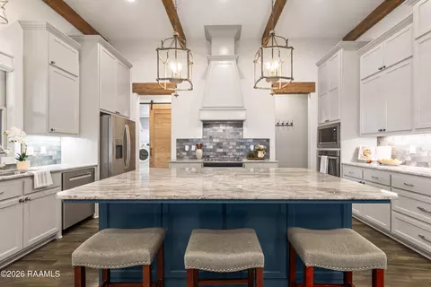 Kitchen - 112 Snapping Ln, Broussard, LA 70518 photo 4 of 7