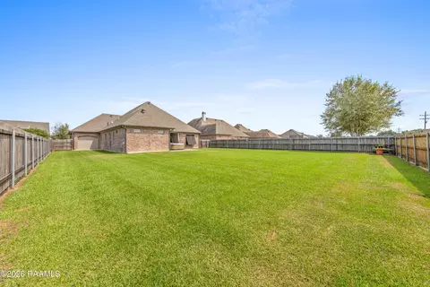 Exterior - 112 Snapping Ln, Broussard, LA 70518 photo 8 of 10