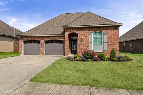210 Woodhaven Rd, Youngsville, LA 70592
