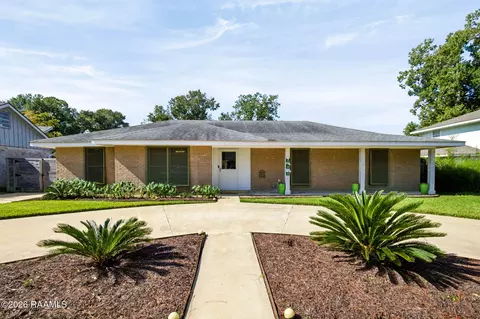404 Chateau Pl, Lafayette, LA 70503