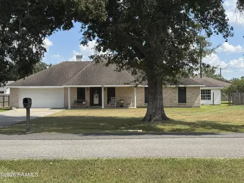 105 Sills Dr, Rayne, LA 70578