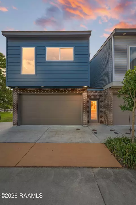 107 Highland Park Ln, Lafayette, LA 70508