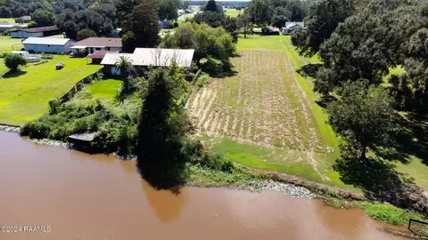 1013 S Main St, Breaux Bridge, LA 70517