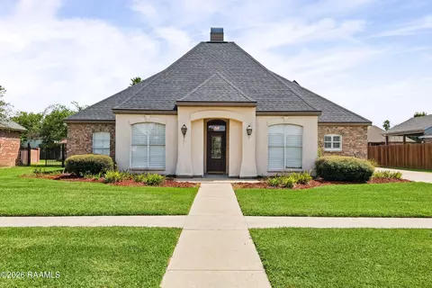 105 Pleasant Lake Dr, Youngsville, LA 70592