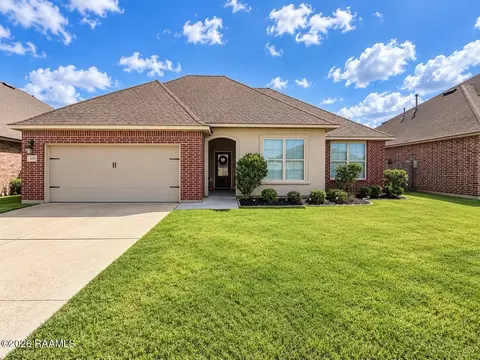 209 Verger Dr, Youngsville, LA 70592