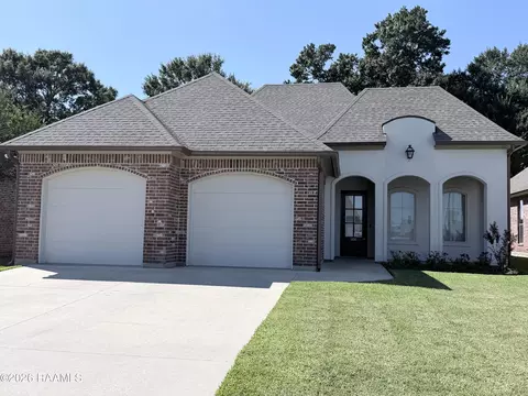 600 Copper Ridge Dr, Youngsville, LA 70592