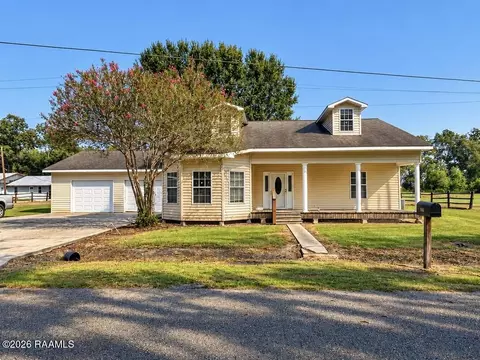 1017 Batiste Dr, Breaux Bridge, LA 70517