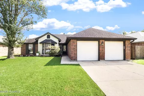 220 Cricklade Ct, Youngsville, LA 70592