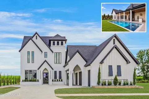207 Sabal Bend Dr, Youngsville, LA 70592