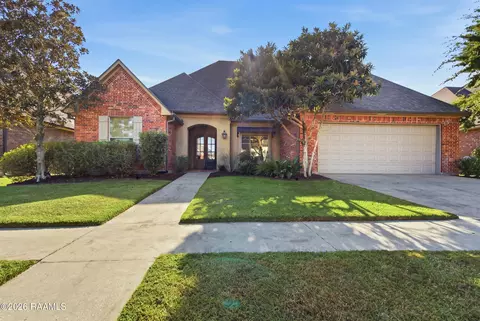 104 Stonesberry Dr, Lafayette, LA 70508