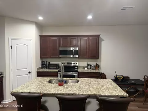 301 Springsteen Ln, Lafayette, LA 70507 photo 2