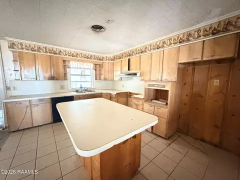 Kitchen - 1421 Amazon St, Eunice, LA 70535 photo 2 of 5