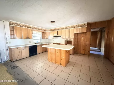 Kitchen - 1421 Amazon St, Eunice, LA 70535 photo 4 of 5