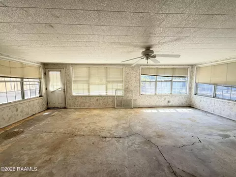 Living - 1421 Amazon St, Eunice, LA 70535 photo 4 of 5