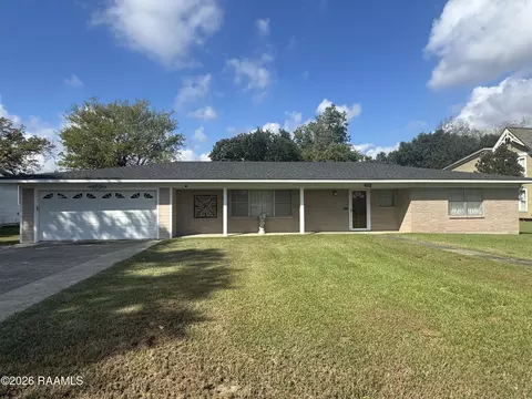 611 N Cary Ave, Jennings, LA 70546