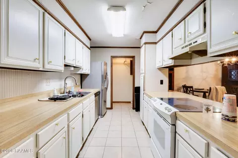 Kitchen - 418 Cane Dr, Lafayette, LA 70508 photo 1 of 2