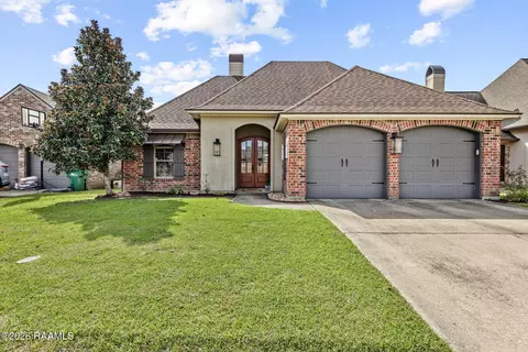 204 Cedar Grove Dr, Youngsville, LA 70592