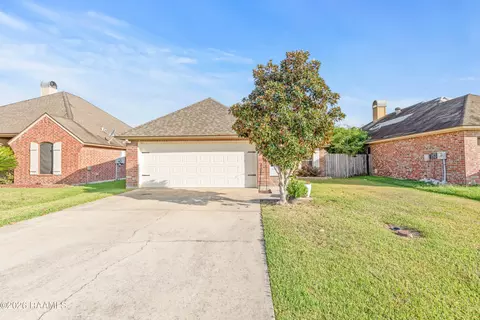 302 Braxton Dr, Youngsville, LA 70592