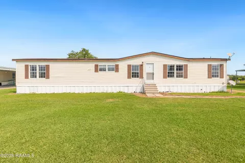 4703 Autumn Ln, Jeanerette, LA 70544