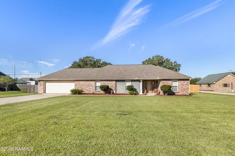 3308 Schwing Rd, New Iberia, LA 70560