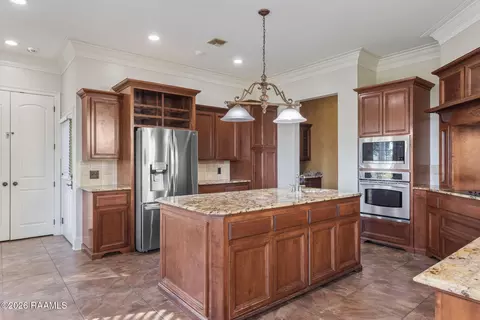 Kitchen - 128 Dwain Dr, Kaplan, LA 70548 photo 1 of 4