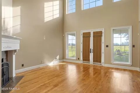 Living - 128 Dwain Dr, Kaplan, LA 70548 photo 3 of 3