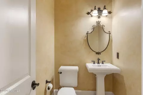 Bath - 128 Dwain Dr, Kaplan, LA 70548 photo 1 of 6