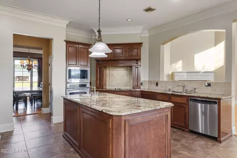 Kitchen - 128 Dwain Dr, Kaplan, LA 70548 photo 2 of 4