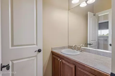 Bath - 128 Dwain Dr, Kaplan, LA 70548 photo 3 of 6