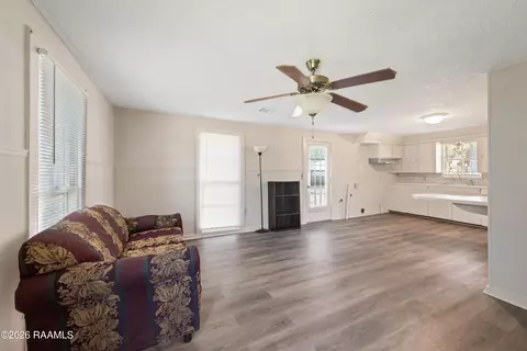 Living - 105 Melissa St, Lafayette, LA 70501 photo 1 of 2