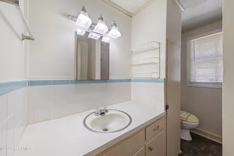 Bath - 105 Melissa St, Lafayette, LA 70501 photo 1 of 1