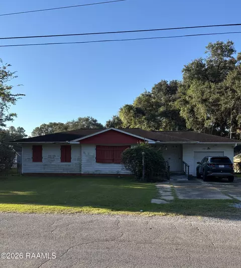 1304 Maude Ave, Abbeville, LA 70510