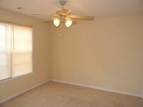 201 Wray St, Warner Robins, GA 31093 photo 2